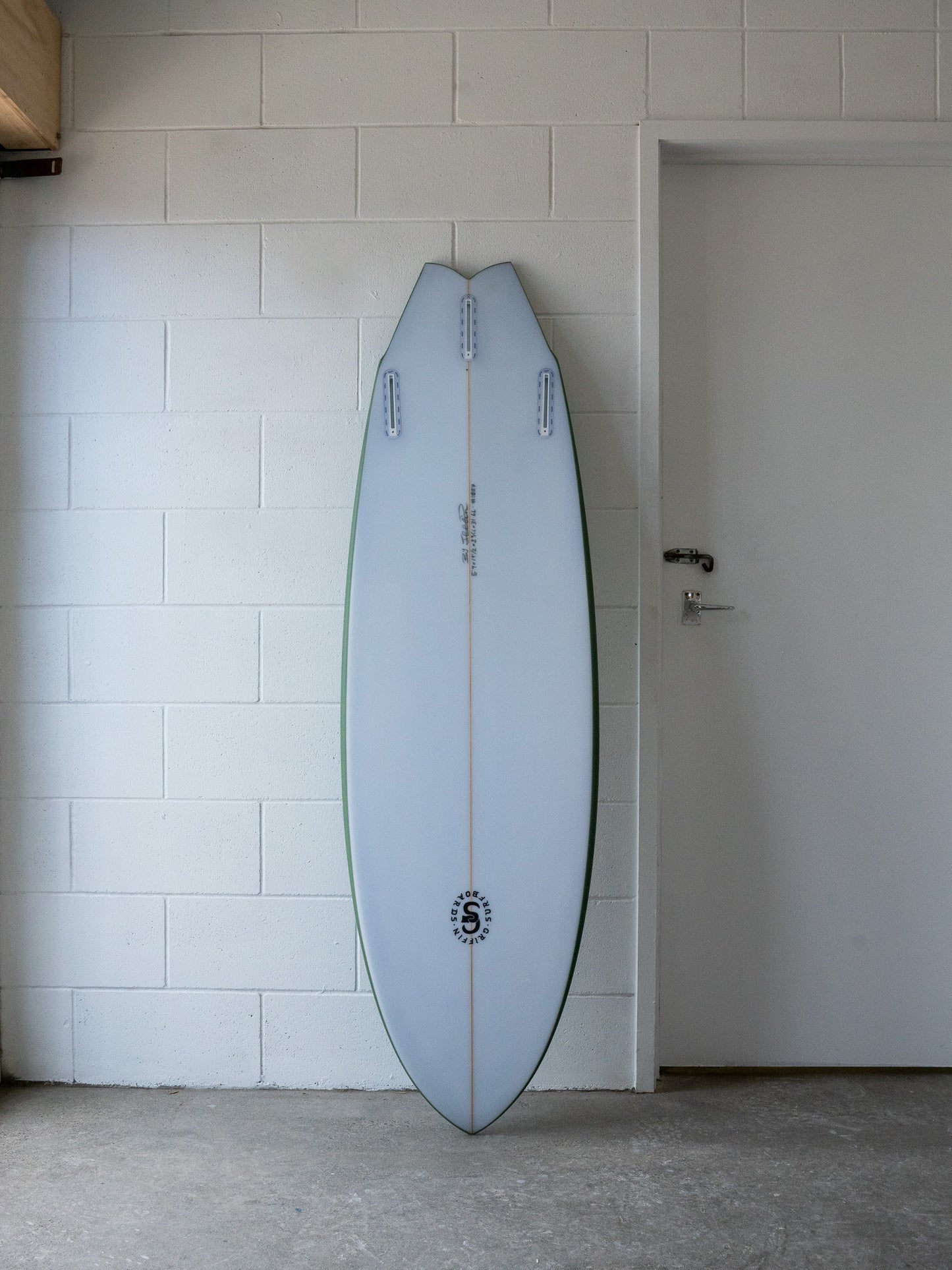 New | 5'9 Two Fun